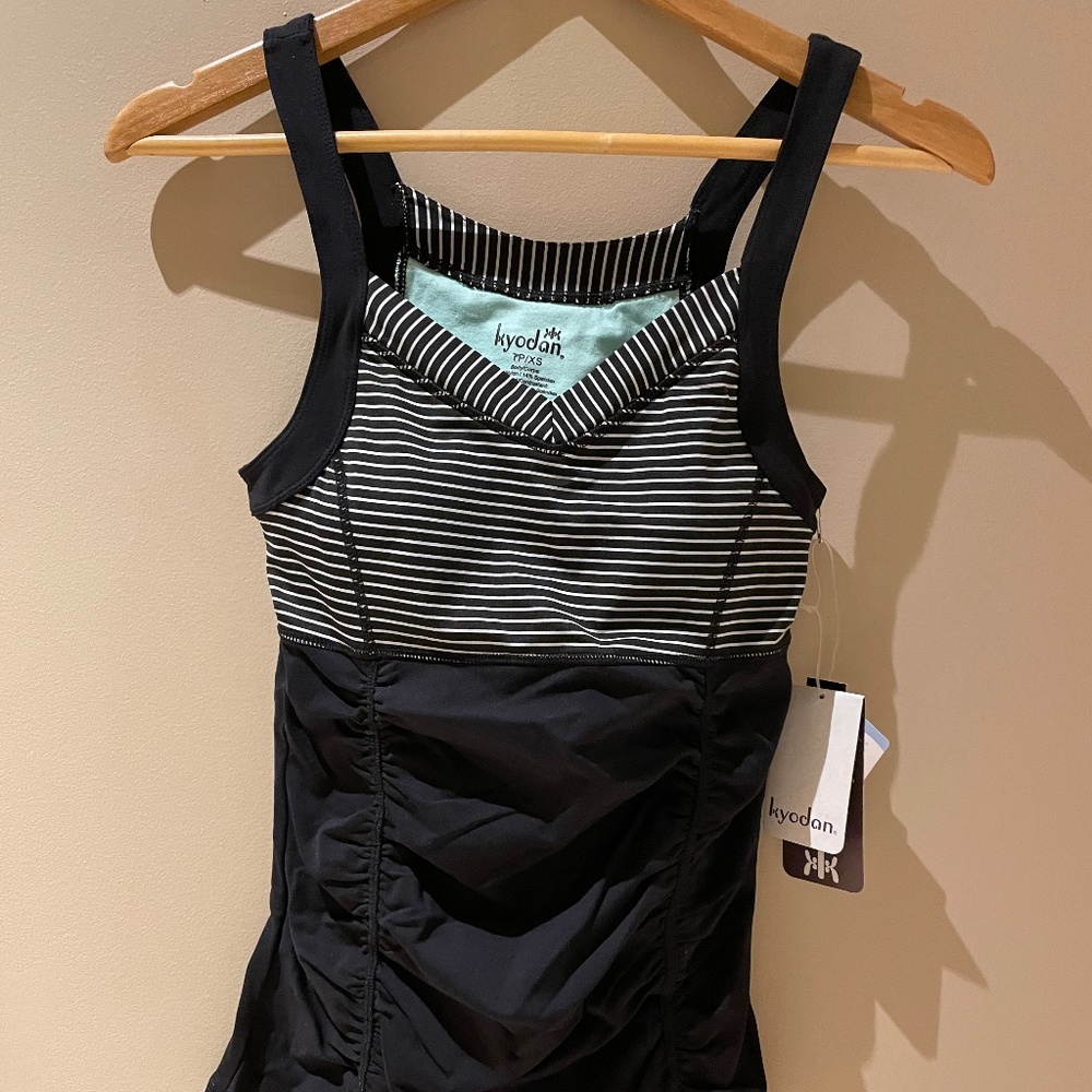Kyodan Tennis Top Built in Bra Size XS NWT